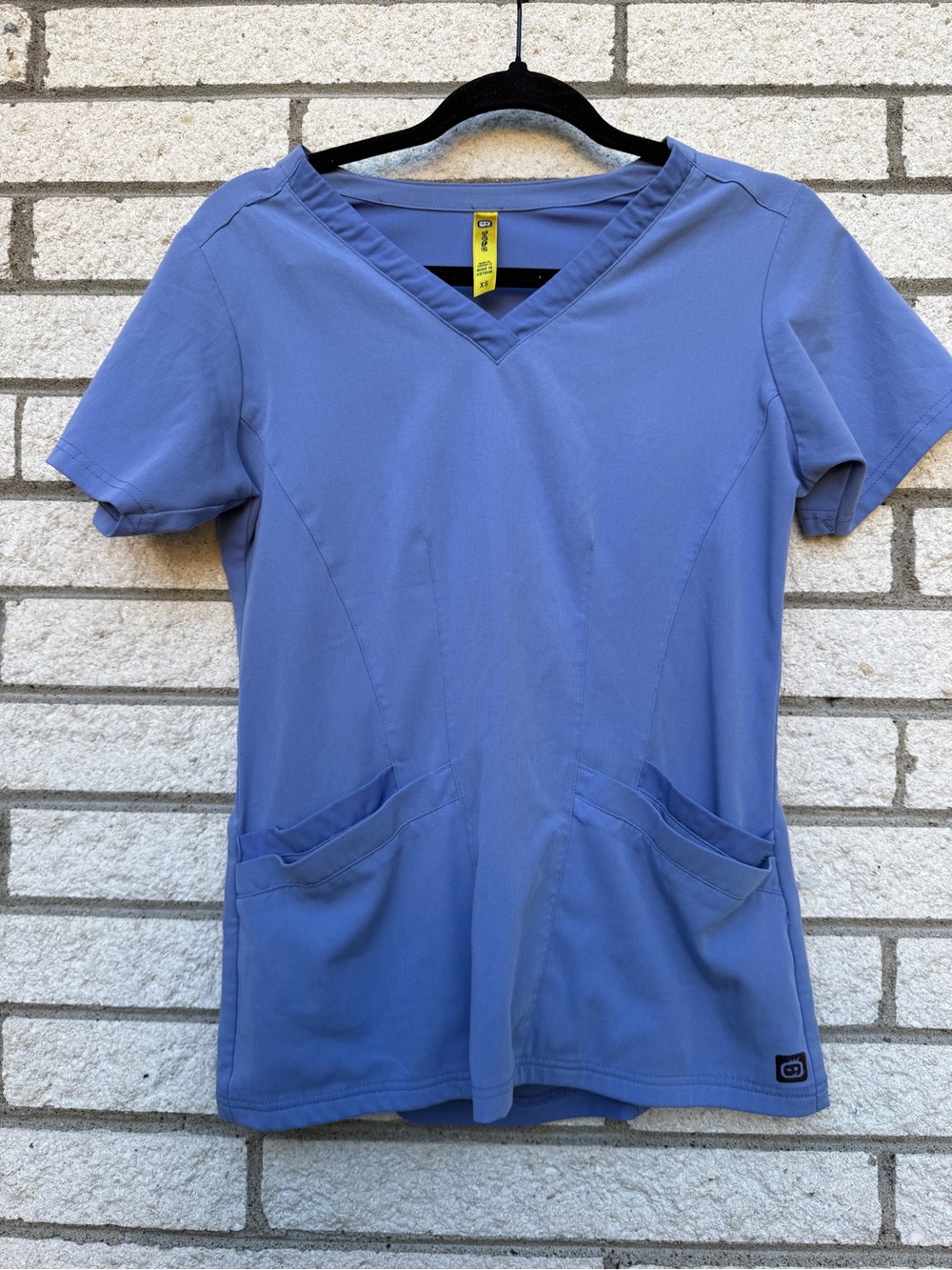 WonderWink Women’s V-Neck Scrub Top in Periwinkle